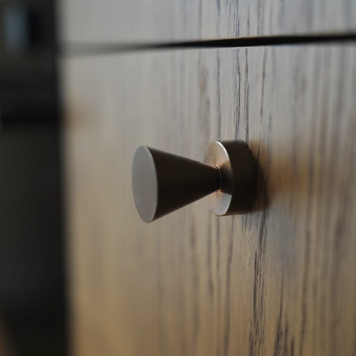 bouton-de-meuble-retro-laiton-brut